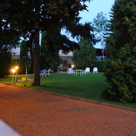 Samson Apartment Hajduszoboszlo Luaran gambar